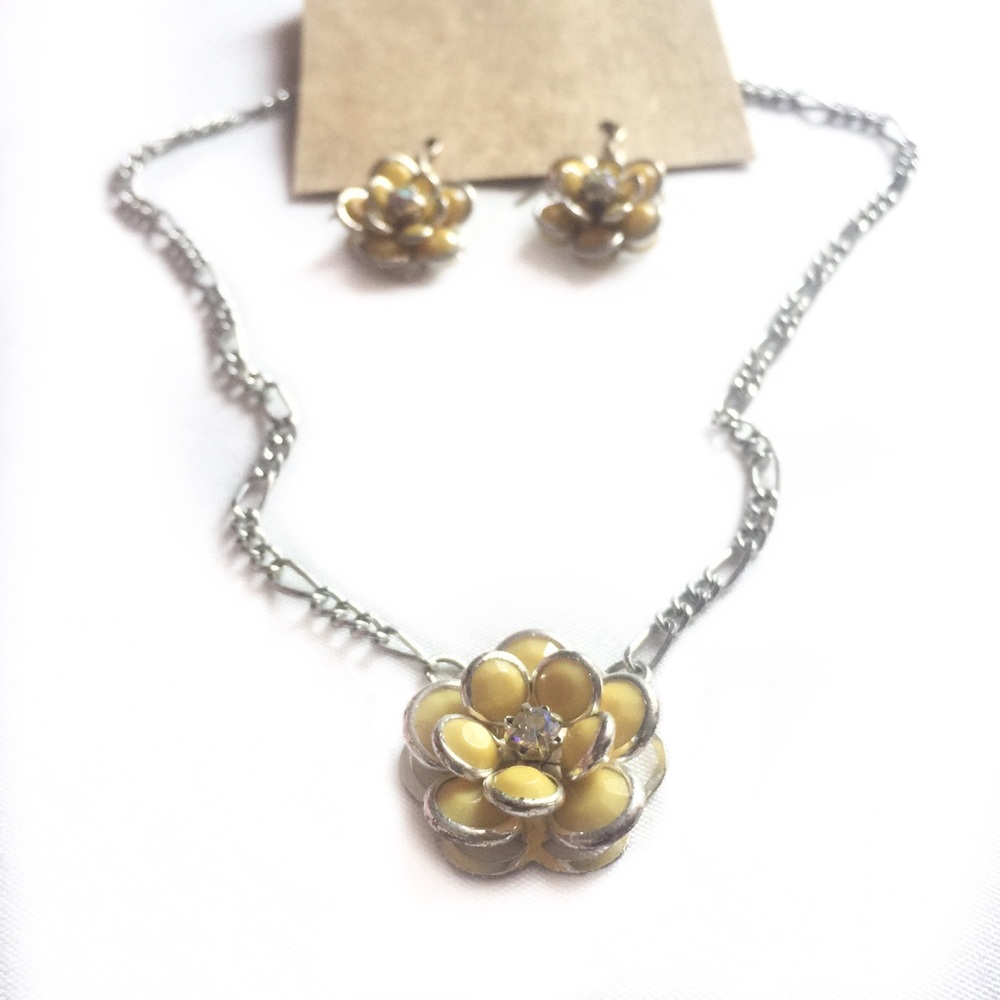Flower Yellow Earrings + Necklace Set